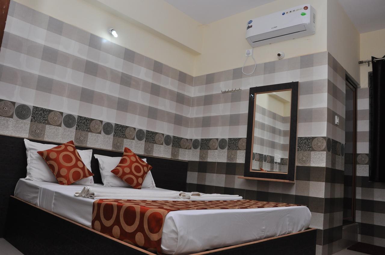 Addhuri Comforts Inn Mysore Bagian luar foto